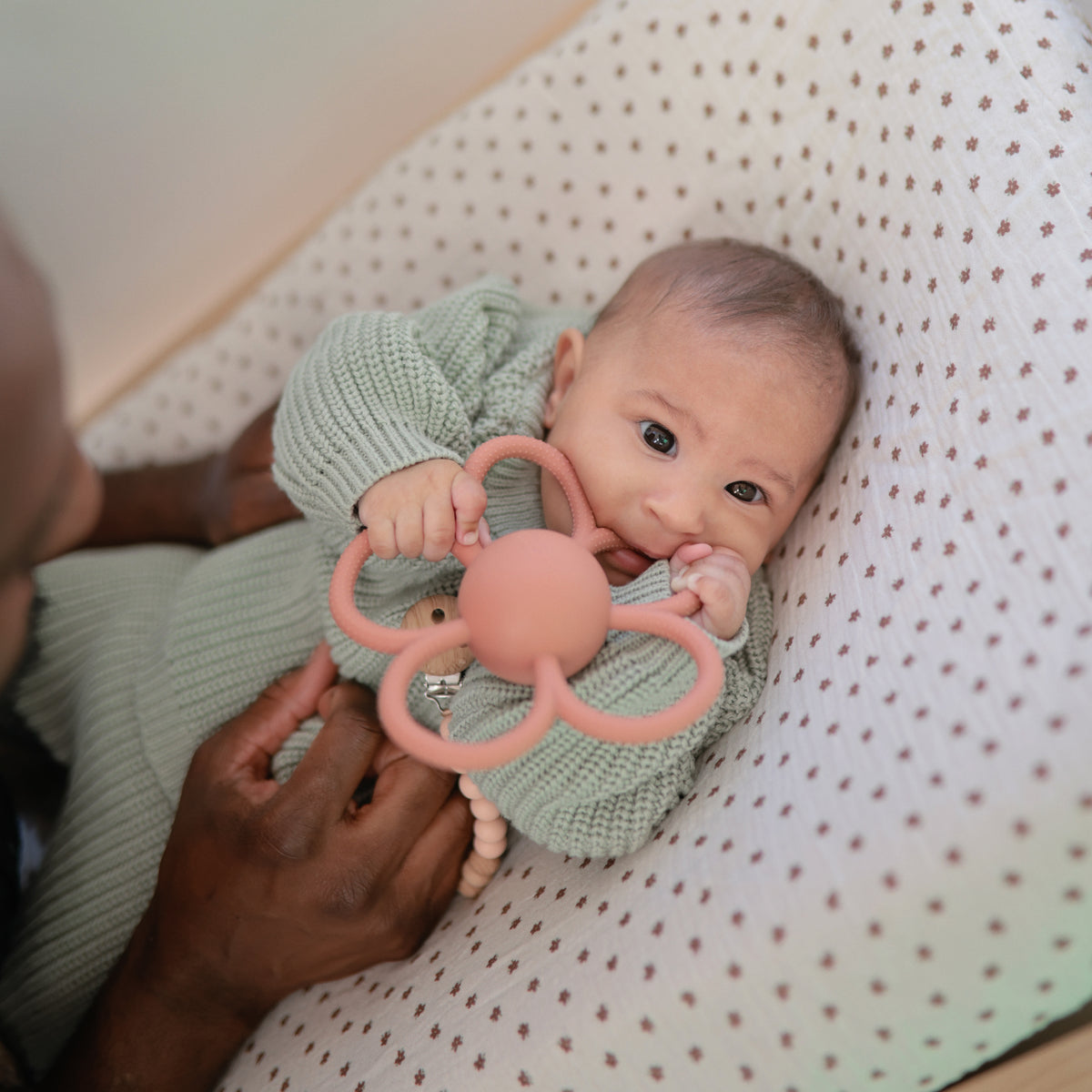 Rose Rattle Daisy Rattle Teether – Mushie
