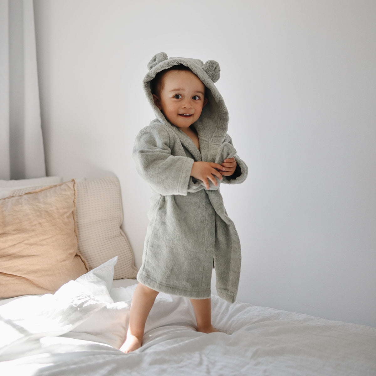 Thread Bear Robe Bear Robe – Mushie