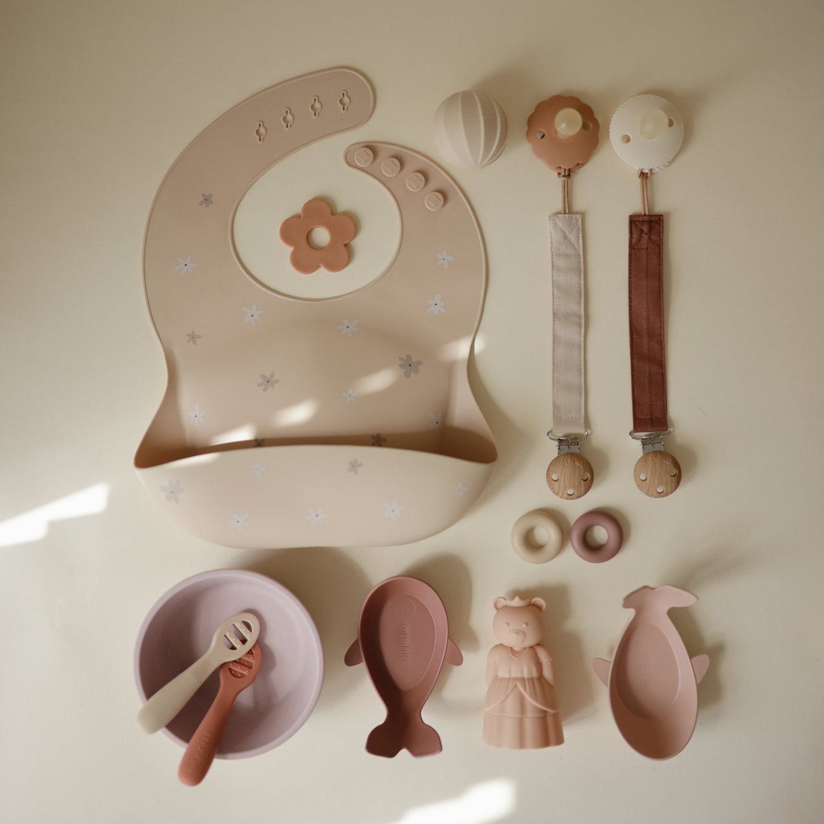 Mushie Linen Pacifier Clip 2-Pack, neutral tones, for pacifiers; stylish and practical.