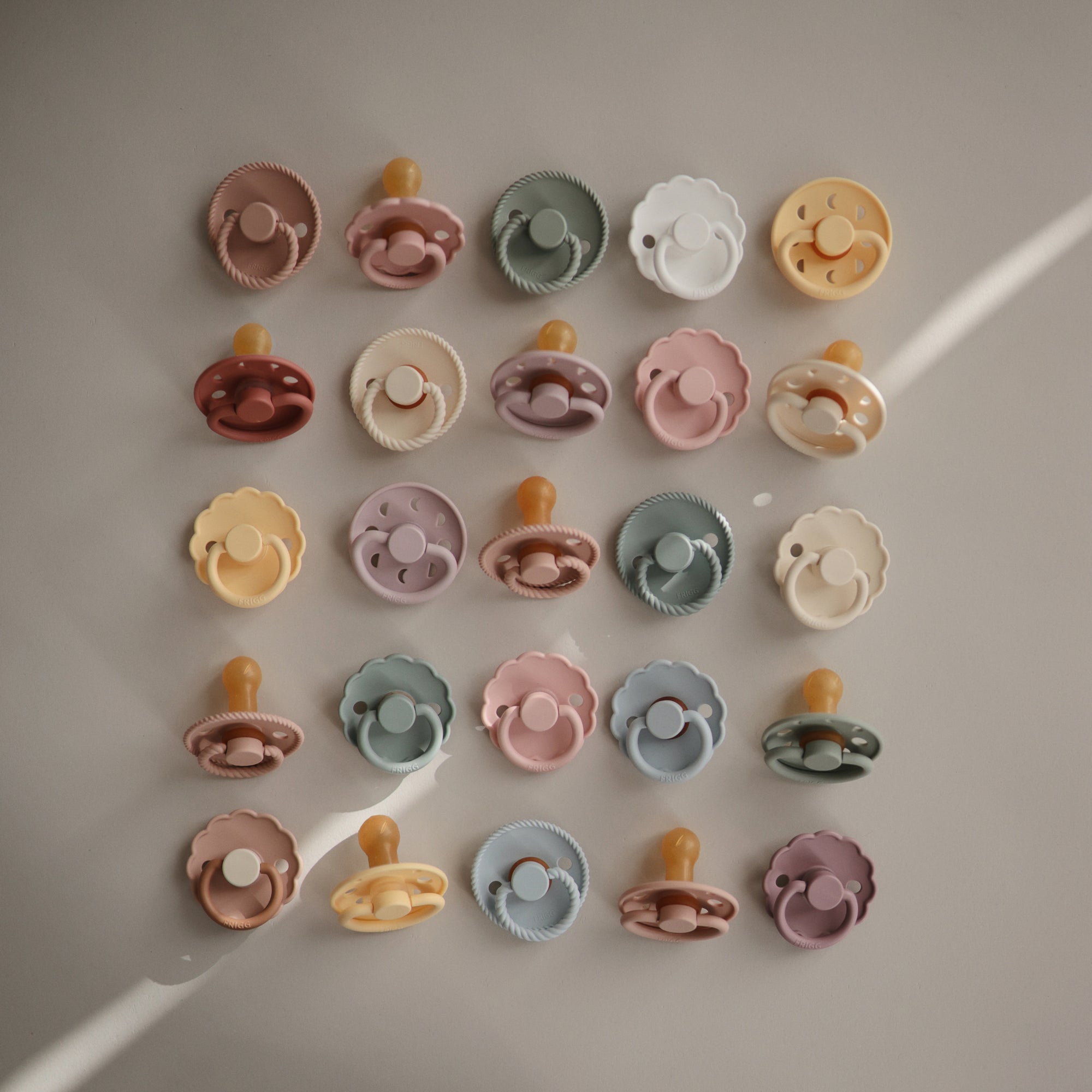 FRIGG Moon Natural Rubber Pacifier 2-Pack | Limited Edition – Mushie