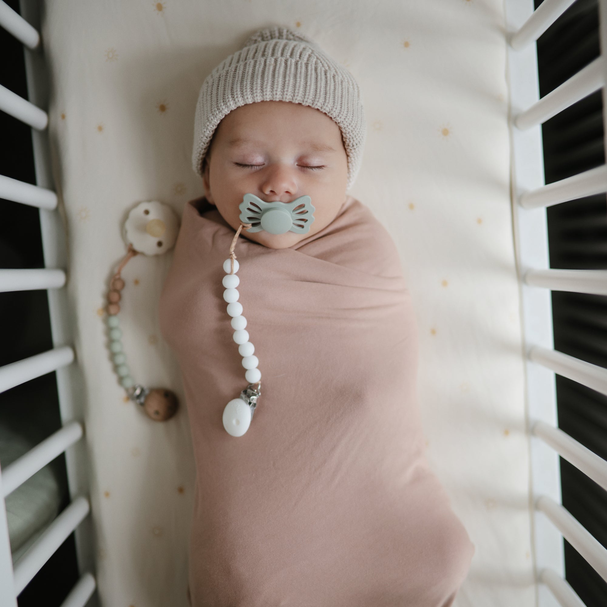 Mushie Baby Pacifier Clip | Hera