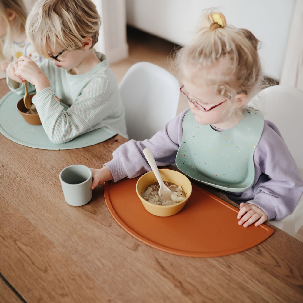 Silicone Placemats for Babies, Toddlers & Kids Non-Slip Food Mats Eating  Table Mat - China Silicone Baby Placemats and Silicone Eating Table Mat  price