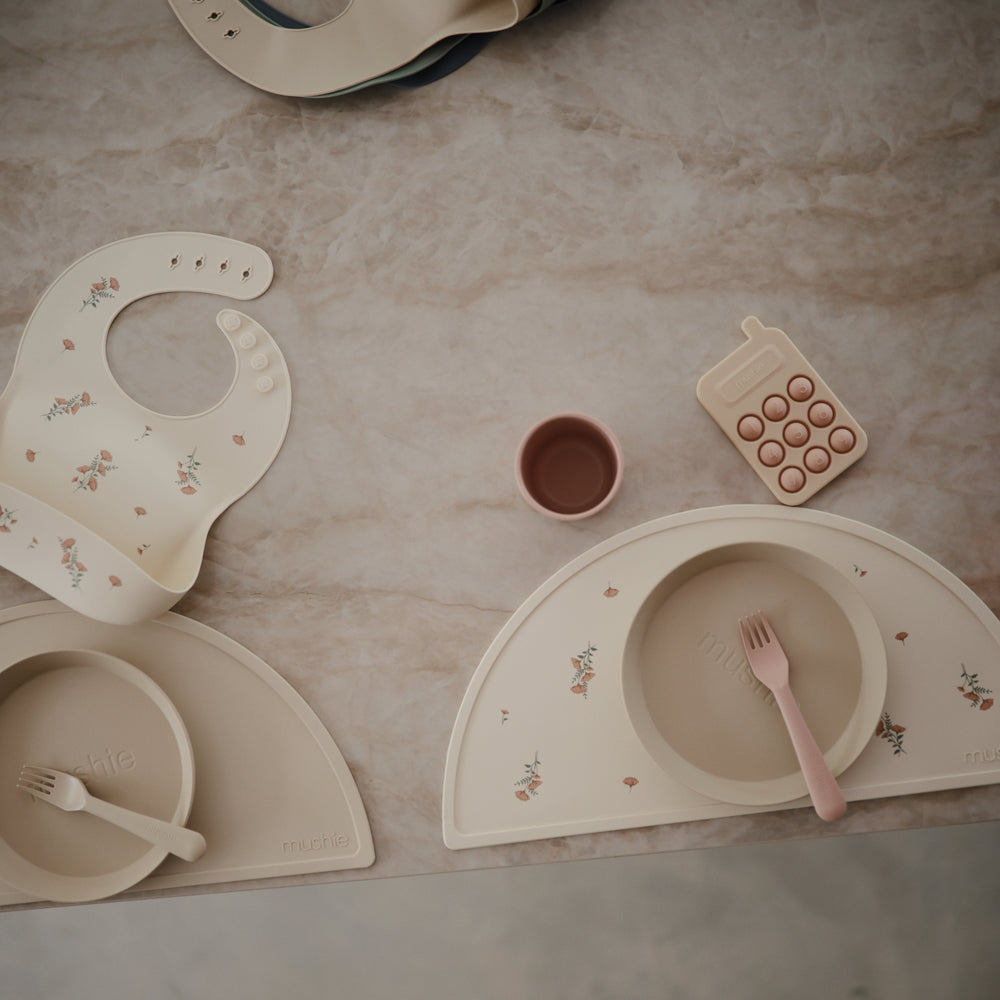 Kasha Pitol Set- Pitoler Plate, Bati, Design Mug, Nokshi Cup Set and Spoon/  Kasha-Pitol Dinner Set - SDS Metallic
