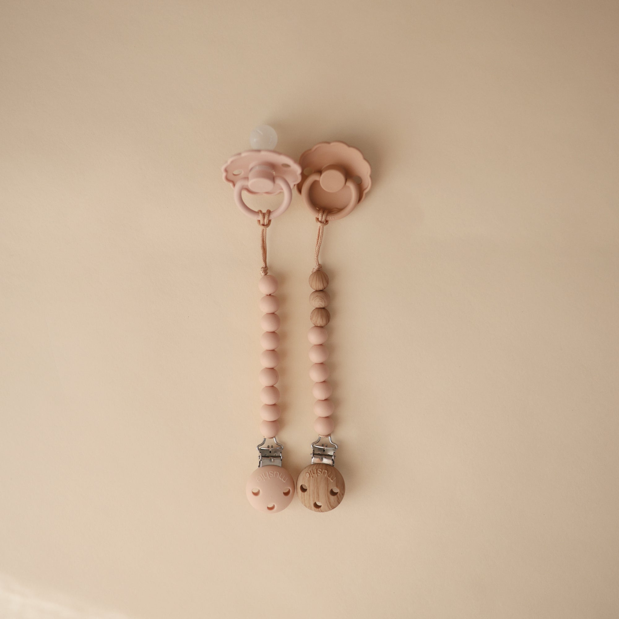 Silicone Pacifier Clip | Eva