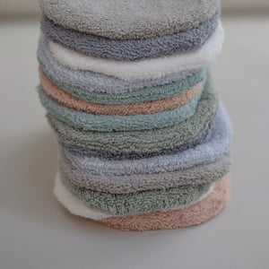 Lifestyle image of the Bath Mitt collection